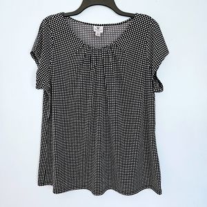 EUC Worthington Black & White Checkered Pleated Neckline Short Sleeve Blouse
